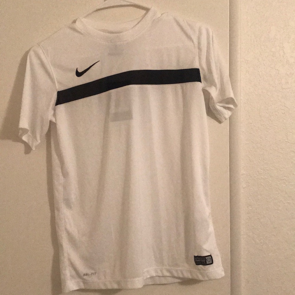 Dri-fit work out shirt. Never been worn!!